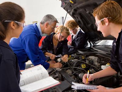 Jobs and Skills WA: Automotive courses