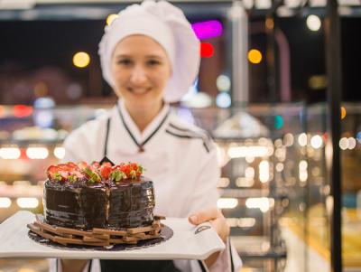 Jobs and Skills WA: Hospitality and baking courses