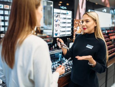 Jobs and Skills WA: Retail, cosmetics courses